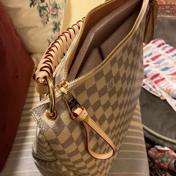 Louis Vuitton Cream and Tan Hobo Bag - Picture 10 of 11